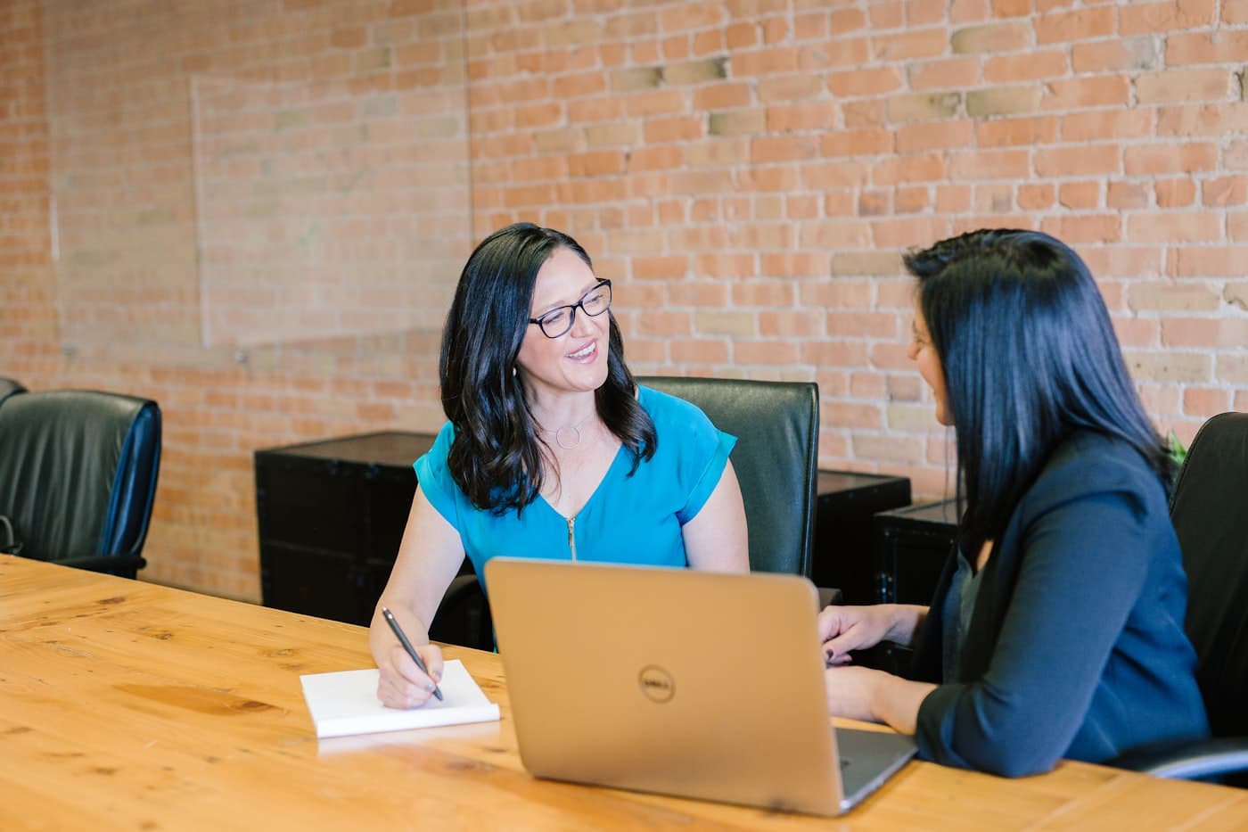 Leadership discussion in a professional setting